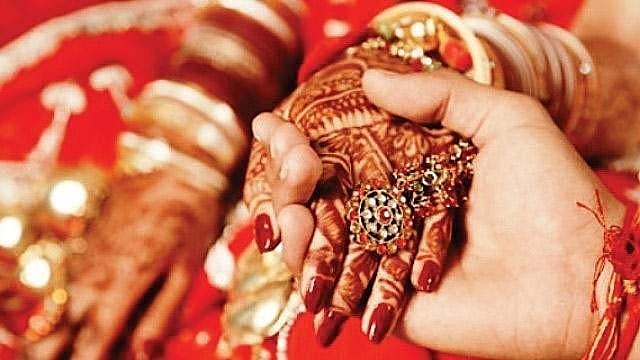 ഗോവയ്ക്ക് പകരം ഹണിമൂണ് അയോധ്യയില്; വിവാഹ മോചനം തേടി യുവതി കോടതിയില്