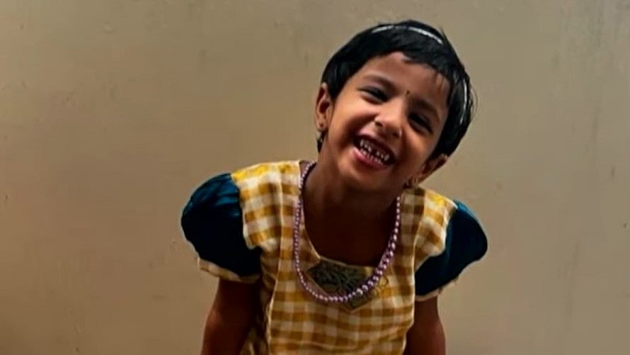 നാലു വയസുകാരി ഒറ്റയ്ക്ക് എങ്ങനെ സ്കൂളിന്‍റെ ടെറസില്‍ എത്തി? ജിയന്നയുടെ മരണത്തില്‍ ദുരൂഹത; മലയാളിയായ പ്രിന്‍സിപ്പല്‍ ഒളിവില്‍