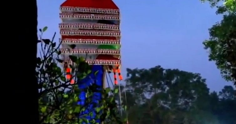 ആലപ്പുഴയില്‍ കെട്ടുകാഴ്ച വൈദ്യുതി ലൈനില്‍ തട്ടി; മൂന്ന് പേര്‍ക്ക് പൊള്ളലേറ്റു