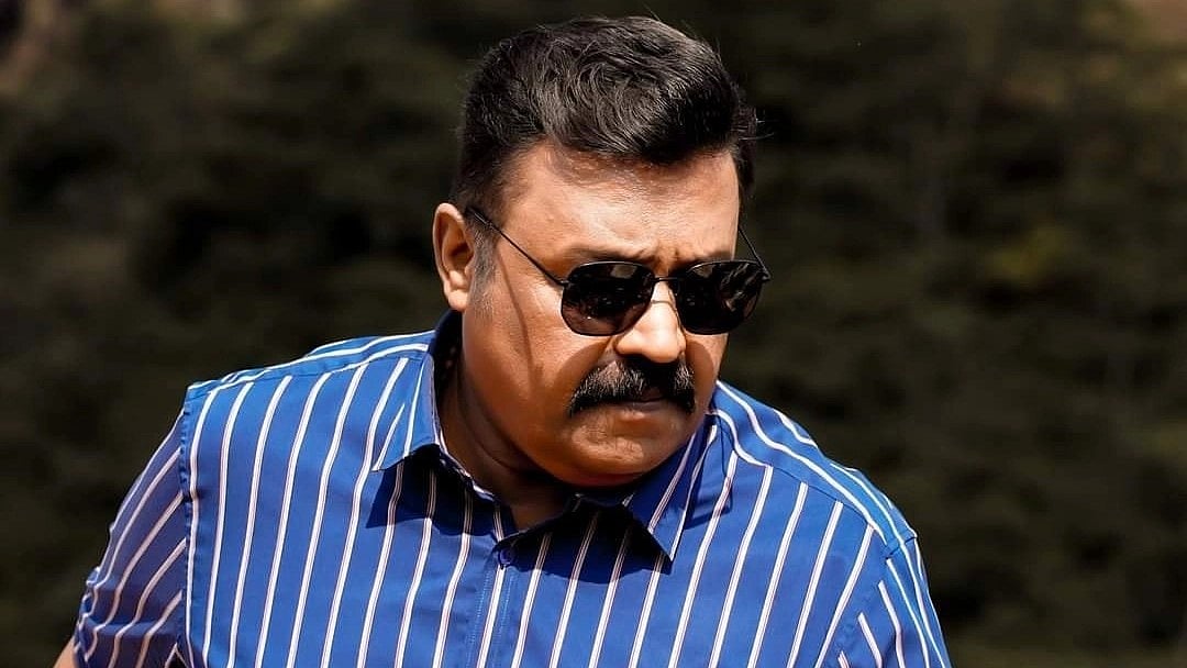 'താമര തരംഗം' ഉറപ്പ്; തൃശൂരില്‍ ചുവരെഴുതി സുരേഷ് ഗോപി 