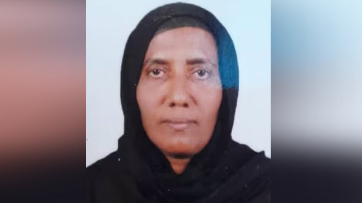 കാൽ തുടയ്ക്കാനിട്ട തുണിയിൽ പാമ്പ്; 52കാരി കടിയേറ്റ് മരിച്ചു, ദാരുണം