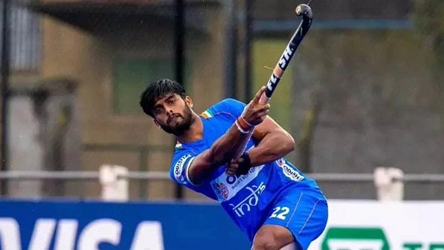 വിവാഹവാഗ്ദാനം നല്‍കി പ്രായപൂര്‍ത്തിയാകാത്ത പെണ്‍കുട്ടിയെ പീഡിപ്പിച്ചു; ഇന്ത്യന്‍ ഹോക്കി താരത്തിനെതിരെ പോക്‌സോ കേസ്