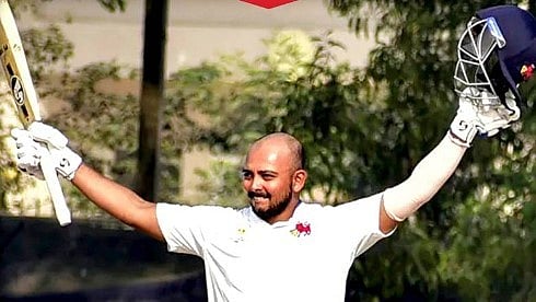 കിടിലന്‍ സെഞ്ച്വറിയുമായി തിരിച്ചു വരവ്; ചരിത്രമെഴുതി പൃഥ്വി ഷാ, അപൂര്‍വ നേട്ടം
