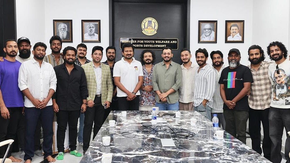 പ്രശംസയ്ക്ക് പിന്നാലെ നേരിട്ടെത്തി; മ‍ഞ്ഞുമ്മൽ ബോയ്‌സിനൊപ്പമുള്ള ചിത്രങ്ങൾ പങ്കുവെച്ച് ഉദയനിധി സ്റ്റാലിൻ