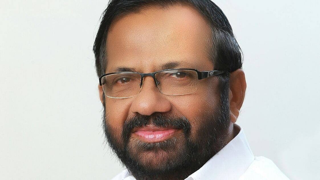 പഞ്ചായത്ത് ഭരണം പോയി; പാലോട് രവി ഡിസിസി പ്രസിഡന്റ് സ്ഥാനം രാജി വച്ചു