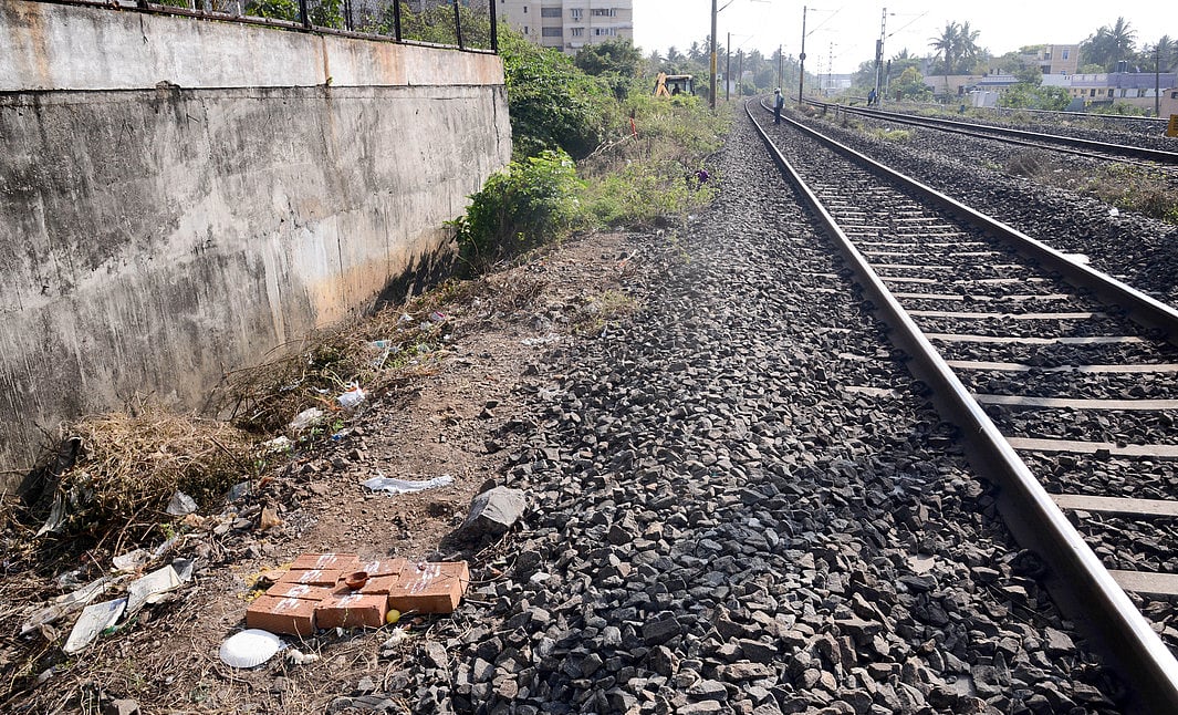 കോട്ടയത്ത് ട്രെയിനിടിച്ച് അമ്മയും കുഞ്ഞും മരിച്ചു