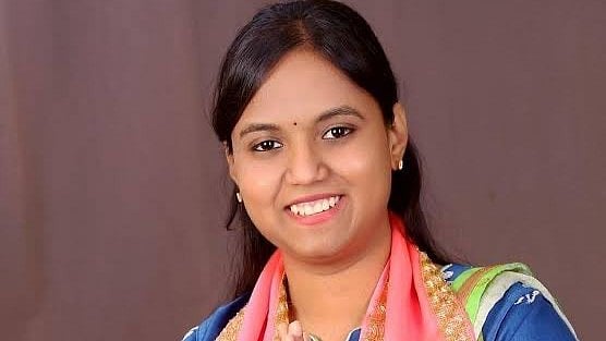 നിയന്ത്രണം വിട്ട കാര്‍ ഡിവൈഡറിലേക്ക് ഇടിച്ചുകയറി; ബിആര്‍എസ് എംഎല്‍എ മരിച്ചു- വീഡിയോ