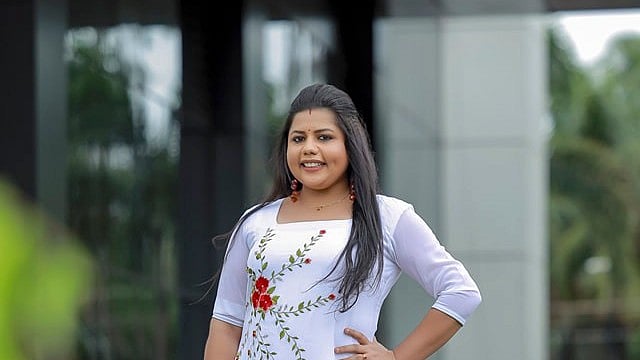 'പൈസയ്ക്ക് ബുദ്ധിമുട്ടുള്ളതു കൊണ്ടാണോ ചെലവ് ചുരുക്കൽ?'; സംസ്ഥാന ടെലിവിഷൻ പുരസ്കാരത്തിൽ വിമർശനവുമായി സ്നേഹ