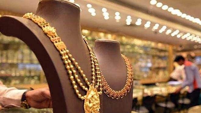 സ്വര്‍ണവില വീണ്ടും കുറഞ്ഞു; രണ്ടുദിവസത്തിനിടെ ഇടിഞ്ഞത് 440 രൂപ 
