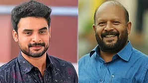 ടൊവിനോ ഫോട്ടോ വിവാദം; സുനില്‍ കുമാറിനെ സ്ഥാനാര്‍ഥി
യാക്കുന്നത് തടയണം, പരാതി നല്‍കി എന്‍ഡിഎ 