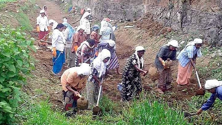 ആറുശതമാനം വരെ വര്‍ധനയ്ക്ക് സാധ്യത; തൊഴിലുറപ്പ് കൂലി വര്‍ധിപ്പിക്കാന്‍ കേന്ദ്രം, തെരഞ്ഞെടുപ്പ് കമ്മീഷന്റെ അനുമതി