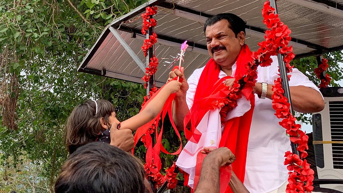 കൊല്ലത്തെ എൽഡിഎഫ് സ്ഥാനാർത്ഥി എം മുകേഷ് ഇന്ന് നാമനിർദ്ദേശപത്രിക സമർപ്പിക്കും