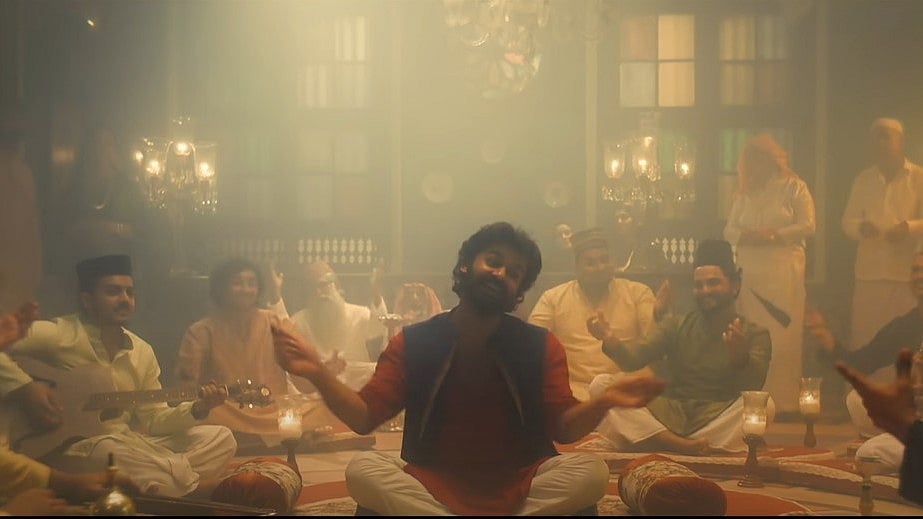 പഴയ മോഹൻലാലിനെ ഓർമിപ്പിച്ച് പ്രണവ്; 'വർഷങ്ങൾക്ക് ശേഷം' ആദ്യ ​ഗാനം