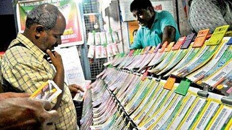 സമ്മാനഘടനയില്‍ എതിര്‍പ്പ്; ക്രിസ്മസ് ബംപര്‍ ലോട്ടറിയുടെ അച്ചടി നിര്‍ത്തി 