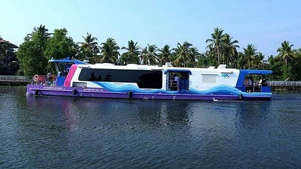 വാട്ടർ മെട്രോയുടെ വിജയക്കുതിപ്പിൽ സന്തുഷ്ടരായി ജർമ്മൻ സർക്കാർ; ബോട്ടുകൾ വാങ്ങാൻ കൂടുതൽ വായ്പ നൽകും