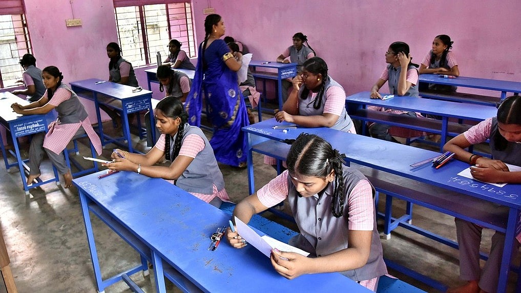 സെമസ്റ്റര്‍ സംവിധാനം ഇല്ല, വര്‍ഷത്തില്‍ രണ്ട് തവണ ബോര്‍ഡ് പരീക്ഷ നടത്താന്‍ സിബിഎസ്ഇ