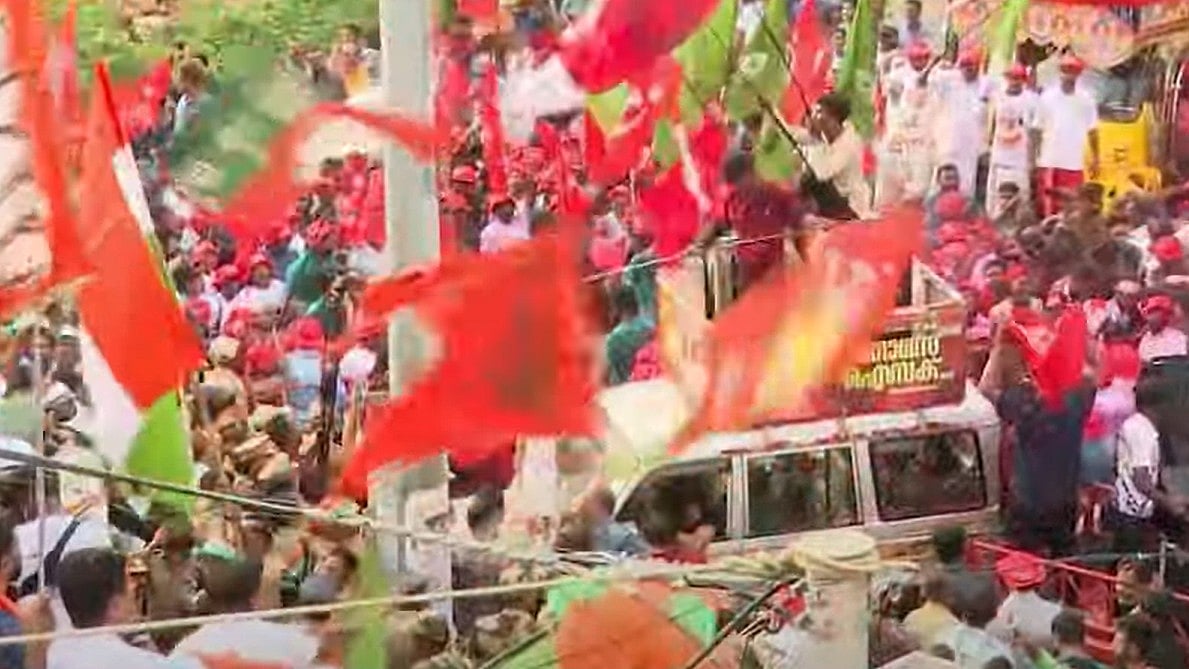 ആവേശം തീർത്ത് മുന്നണികൾ; കളറായി കൊട്ടിക്കലാശം; ഇനി നിശബ്ദപ്രചാരണം