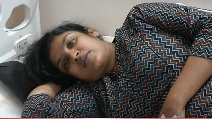 ചിന്ത ജെറോമിനെ കാറിടിപ്പിച്ച് പരിക്കേല്‍പ്പിച്ചെന്ന പരാതി; യൂത്ത് കോണ്‍ഗ്രസ്, കെഎസ് യു പ്രവര്‍ത്തകര്‍ക്കെതിരെ  വധശ്രമത്തിന് കേസ് 