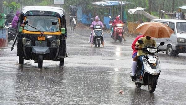 സംസ്ഥാനത്ത് വ്യാഴാഴ്ചയോടെ മഴ ശക്തിപ്രാപിക്കും; ഇടിമിന്നലിനും സാധ്യത, രണ്ടു ജില്ലകളില്‍ യെല്ലോ അലര്‍ട്ട് 