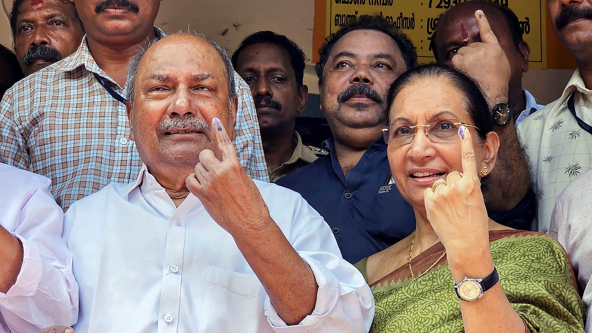 വോട്ടെടുപ്പ് അവസാന ലാപ്പിലേക്ക്; പോളിങ് 60 ശതമാനം കടന്നു; വോട്ടര്‍മാരുടെ നീണ്ട നിര