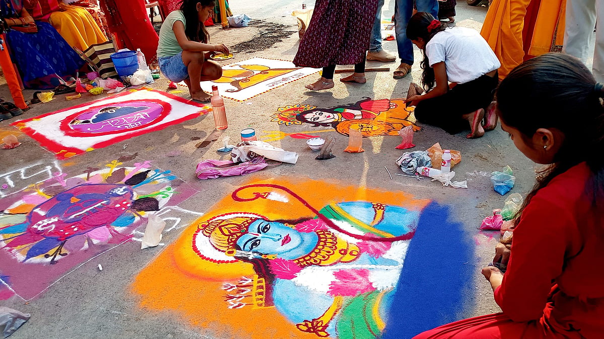 'രാമനവമി'യില്‍ രാഷ്ട്രീയപ്പോര്, അവധി പ്രഖ്യാപിച്ച് മമത, റാലിയുമായി തൃണമൂലും ബിജെപിയും