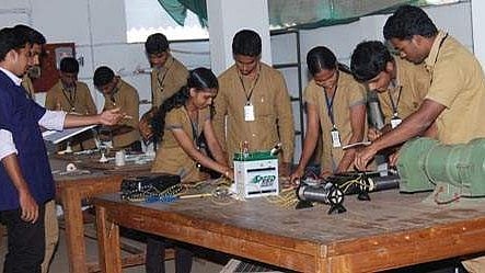 കടുത്ത ചൂട്; സംസ്ഥാനത്ത് ഐടിഐ ക്ലാസുകള്‍ മേയ് നാലുവരെ ഓണ്‍ലൈനില്‍ 