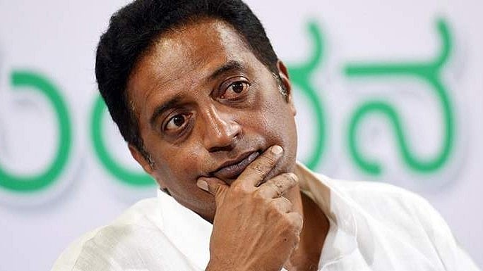 തിരുവനന്തപുരത്ത് ഇടതുമുന്നണി സ്ഥാനാര്‍ഥിയെ നിര്‍ത്തരുതായിരുന്നു, തരൂരിനെ പിന്തുണക്കുന്നു: പ്രകാശ് രാജ്