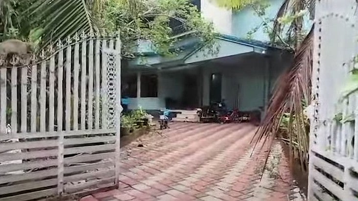 മുന്‍വാതില്‍ കുത്തിത്തുറന്ന് അകത്തുകയറി; കണ്ണൂരില്‍ പ്രവാസിയുടെ വീട്ടില്‍ നിന്ന് 75 പവന്‍ കവര്‍ന്നു