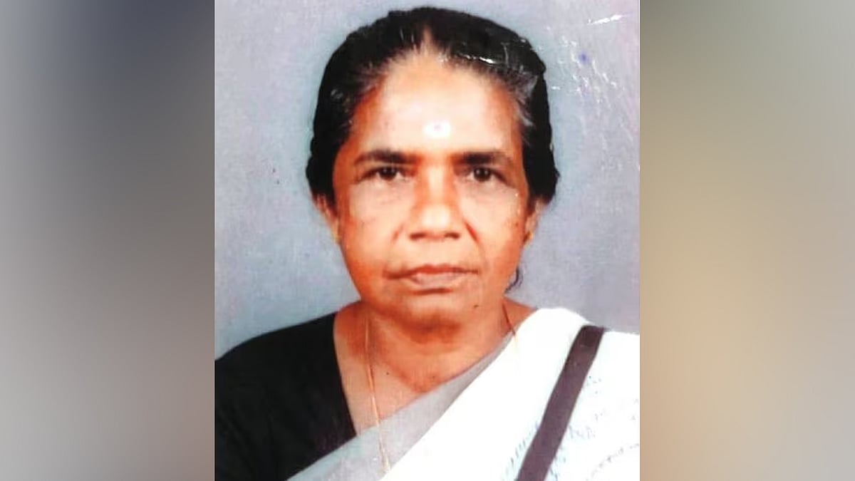 കാണാതായിട്ട് ഒരാഴ്ച, മക്കൾ തിരക്കിയില്ല; വയോധിക വീടിന് സമീപം മരിച്ച നിലയിൽ, മൃതദേഹം നായകൾ ഭക്ഷിച്ചു