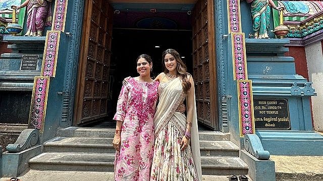 അമ്മയ്ക്ക് ഏറ്റവും ഇഷ്ടപ്പെട്ട സ്ഥലം; ചിത്രം പങ്കുവച്ച് ജാൻവി കപൂർ 