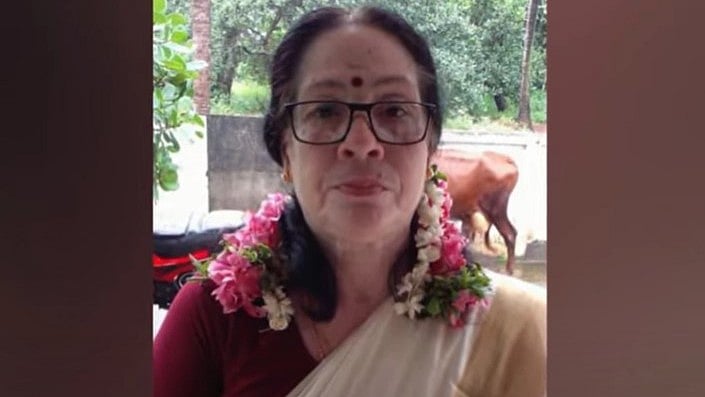 ക്ഷേത്രത്തില്‍ കൈകൊട്ടിക്കളിക്കിടെ കുഴഞ്ഞു വീണു; 67 കാരി മരിച്ചു