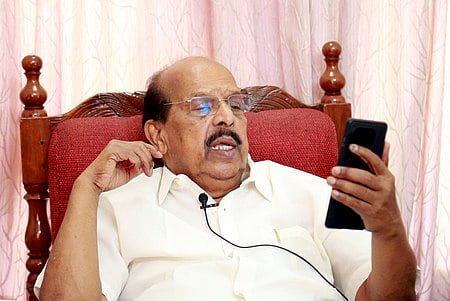നേരിട്ട് വിളിച്ച് പിണറായി, അനുനയിപ്പിക്കാന്‍ അവസാന വട്ട ശ്രമം; ജി സുധാകരന്റെ വീട്ടിലെത്തി സിപിഎം നേതാക്കള്‍ 