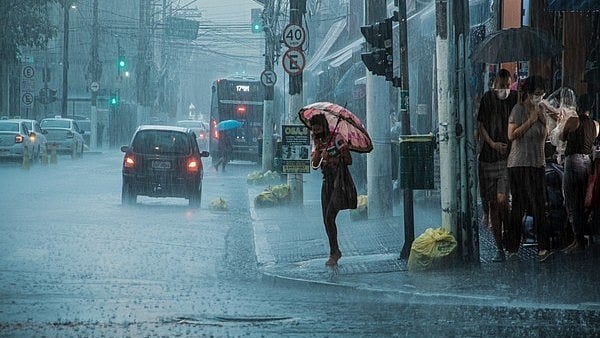 ഇന്നും നാളെയും അതിശക്തമഴ; 11 ജില്ലകളില്‍ ഓറഞ്ച് അലര്‍ട്ട്; മൂന്നിടത്ത് യെല്ലോ; ജാഗ്രത