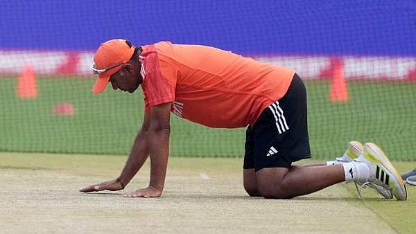 'ഈ പിച്ചിനെ അത്രയ്ക്കങ്ങ് വിശ്വസിക്കേണ്ട'; താരങ്ങള്‍ക്ക് ദ്രാവിഡിന്‍റെ ഉപദേശം