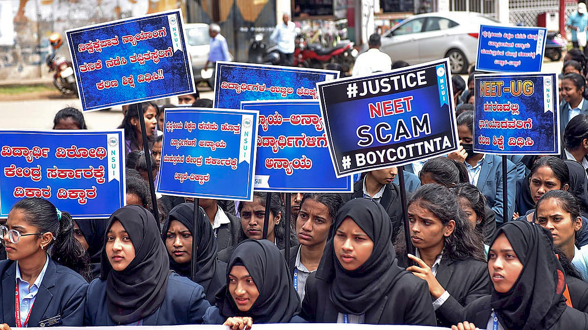 നീറ്റ് ക്രമക്കേട്: സിബിഐ എഫ്‌ഐആര്‍ രജിസ്റ്റര്‍ ചെയ്തു, മഹാരാഷ്ട്രയില്‍ രണ്ടു അധ്യാപകര്‍ കൂടി അറസ്റ്റില്‍ 