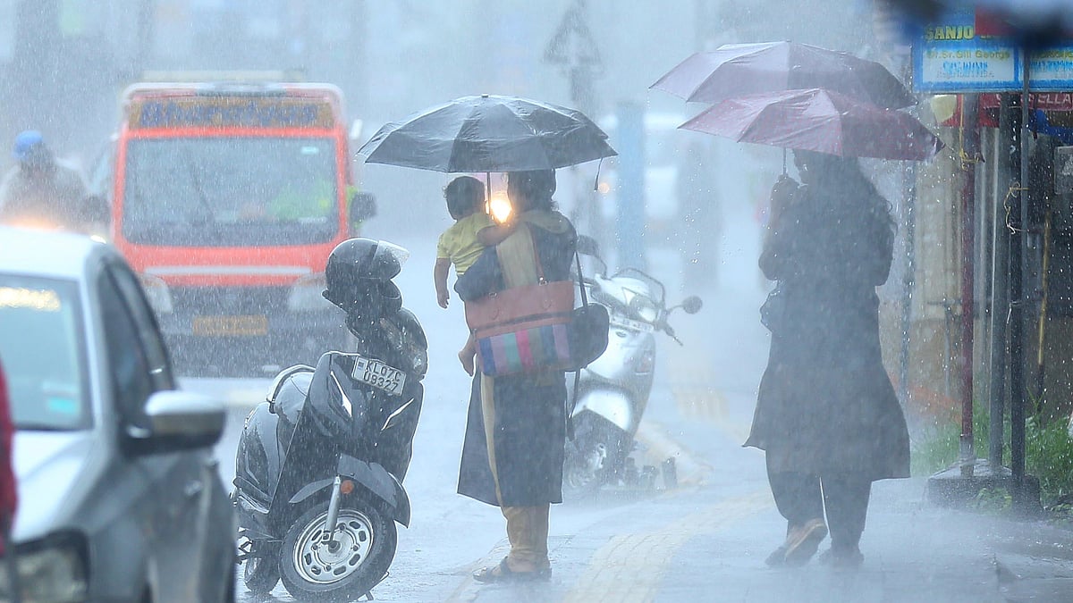 ഇന്നും നാളെയും ശക്തമായ മഴ; എട്ട് ജില്ലകളില്‍ യെല്ലോ അലര്‍ട്ട്; ശബരിമലയില്‍ മുന്നറിയിപ്പ്