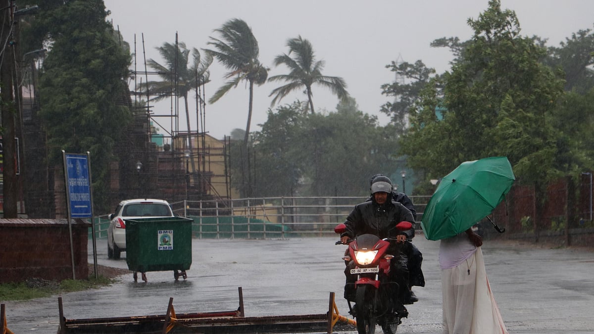 മഴയും കാറ്റും വരുന്നുണ്ടോ?; മുന്നറിയിപ്പ് തത്സമയം ഫോണില്‍ അറിയാം