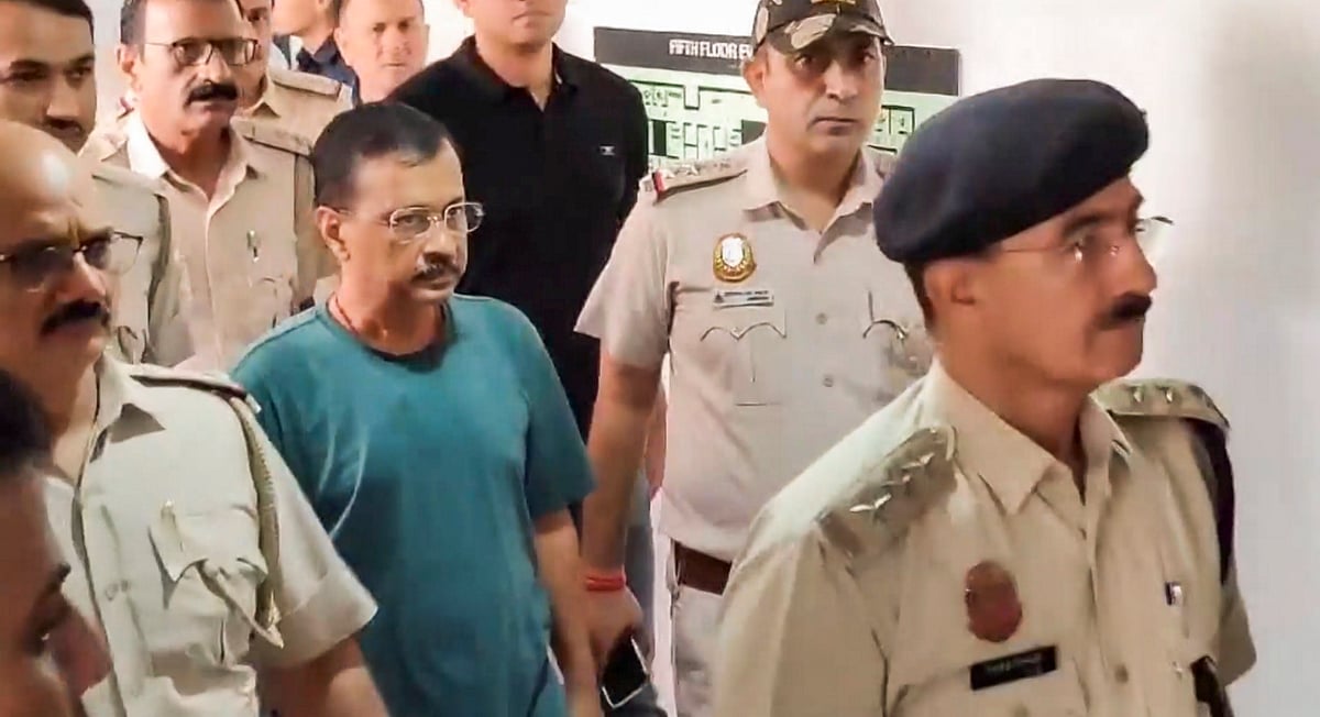 കെജരിവാളിന് കൂടുതല്‍ കുരുക്ക്, അറസ്റ്റ് രേഖപ്പെടുത്തി സിബിഐ; സുപ്രീംകോടതിയിലെ ഹർജി പിൻവലിച്ചു