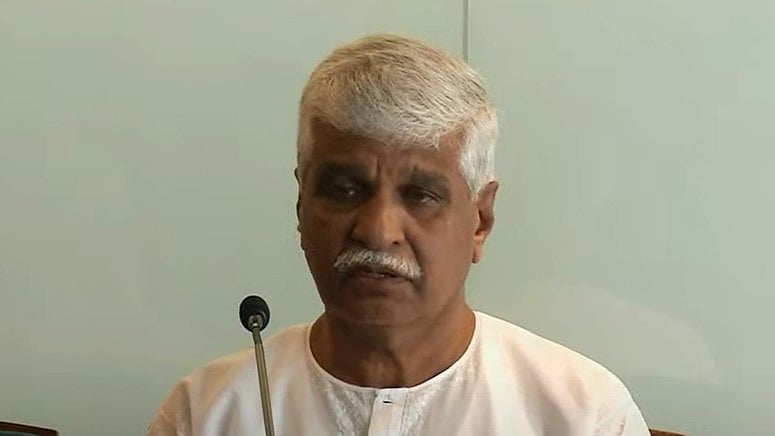 ജീവനക്കാര്‍ കുടുംബാംഗങ്ങളെപ്പോലെ;എല്ലാ സഹായവും നല്‍കും; വാര്‍ത്താസമ്മേളനത്തിനിടെ പൊട്ടിക്കരഞ്ഞ് കെജി എബ്രഹാം