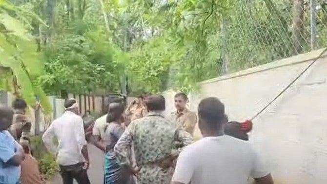 ചാവക്കാട് റോഡില്‍ നാടന്‍ ബോംബ് പൊട്ടി; ക്രിമിനല്‍ കേസ് പ്രതി പിടിയില്‍ 