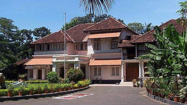 'ക്ലിഫ് ഹൗസില്‍ ഇരട്ടസ്‌ഫോടനം നടത്തും'; ബോംബ് ഭീഷണി; പരിശോധന