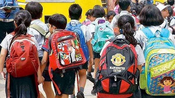 വയനാട് ദുരിതാശ്വാസ ക്യാമ്പുകൾ പ്രവര്‍ത്തിക്കുന്ന സ്കൂളുകൾക്ക് ഇന്ന് അവധി