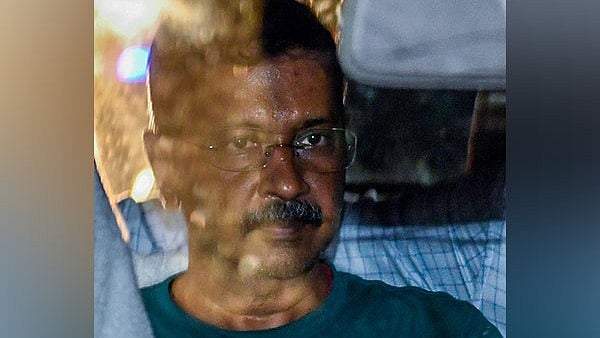 എല്ലാ തീരുമാനങ്ങളും കെജരിവാളിന്റെ നിര്‍ദ്ദേശമനുസരിച്ച്, അഴിമതിയുടെ മുഖ്യസൂത്രധാരന്‍; ഡല്‍ഹി മദ്യനയ കേസില്‍ സിബിഐ കുറ്റപത്രം