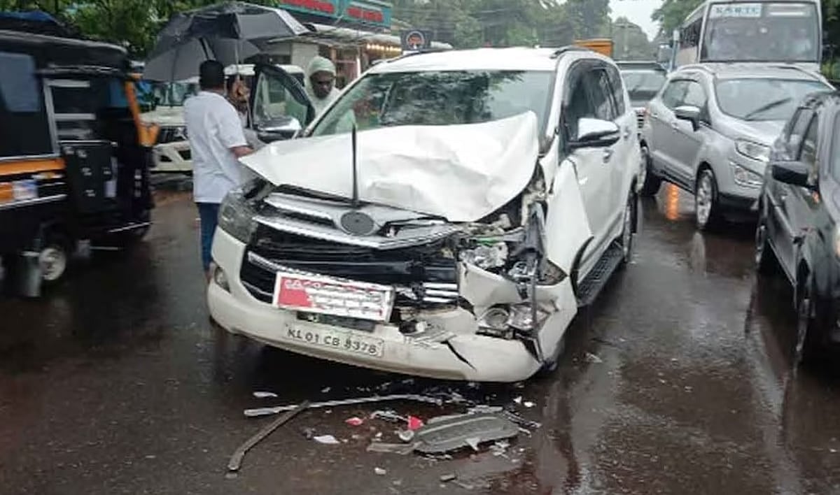 വി ഡി സതീശന്റെ ഔദ്യോഗിക കാര്‍ അപകടത്തില്‍പ്പെട്ടു,മൂന്ന് വയസുകാരൻ ചികിത്സ കിട്ടാതെ മരിച്ചു, ഇന്നത്തെ 5 പ്രധാനവാര്‍ത്തകള്‍
