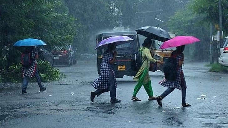 മൂന്ന് ജില്ലകളിലെ വിദ്യാലയങ്ങൾക്ക് അവധി; രണ്ട് ജില്ലകളിൽ ഭാ​ഗിക അവധി, പരീക്ഷകൾക്ക് മാറ്റമില്ല