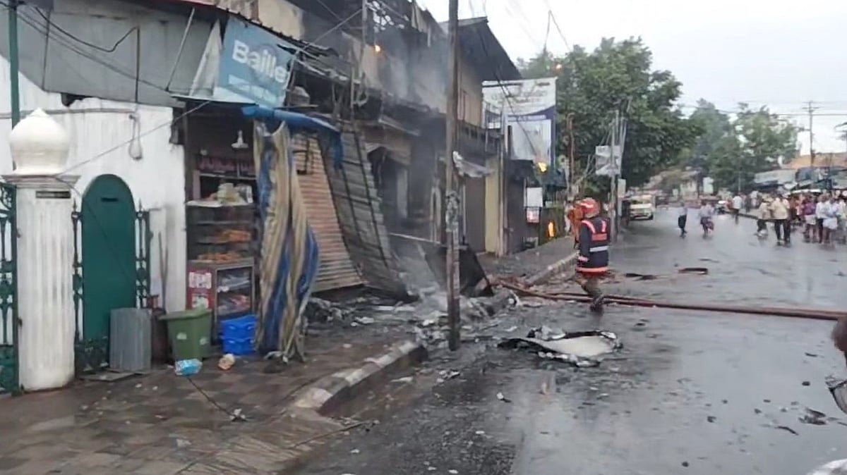 കോഴിക്കോട് ഗ്യാസ് സിലിണ്ടർ പൊട്ടിത്തെറിച്ച് ചായക്കടയ്ക്ക് തീപിടിച്ചു; ഒരാൾക്ക് പരിക്ക്