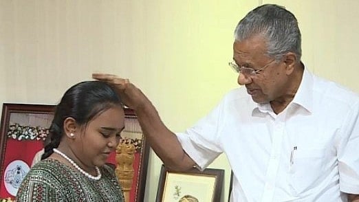 മൂന്ന് മണിക്കൂർ തുടർച്ചയായി ഭരതനാട്യം അവതരിപ്പിച്ചു; ലഭിച്ച തുക മുഴുവൻ വയനാടിനായി സംഭാവന ചെയ്ത് തമിഴ് ബാലിക 