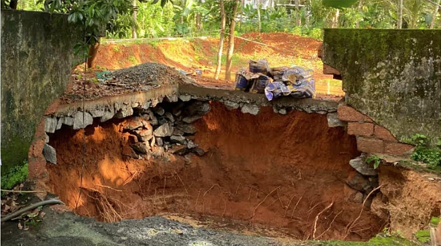 വലിയ ശബ്‌ദം, പ്രകമ്പനം, പിന്നാലെ കോഴിക്കോട് കിണർ ഇടിഞ്ഞു താഴ്ന്നു