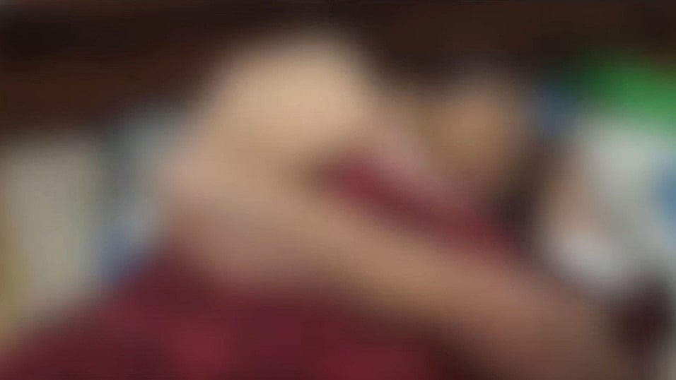 കാലിലെ മുറിവിൽ പുഴുവരിച്ച നിലയിൽ: ഭേദമാകും മുൻപ് വയോധികയെ വീട്ടിലേക്ക് അയച്ച് ആശുപത്രി
