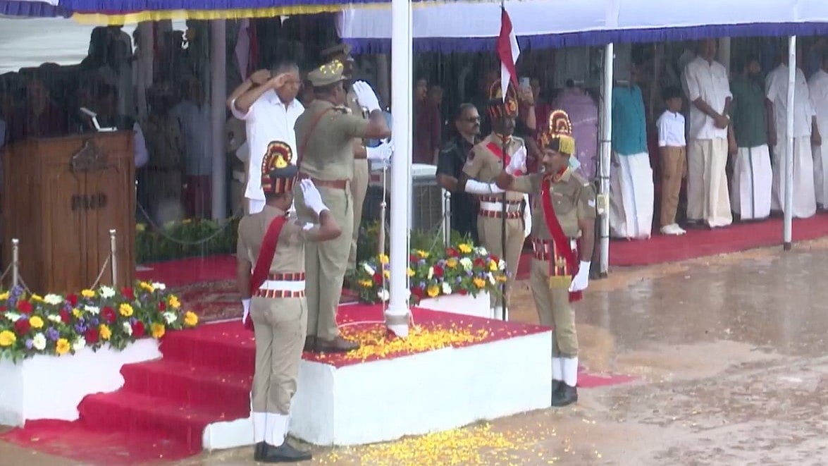 സംസ്ഥാനം അതീവ ദുഃഖത്തില്‍; വിഷമിച്ചിരുന്നാല്‍ മതിയാകില്ല, നമുക്ക് അതിജീവിക്കേണ്ടതുണ്ട് : മുഖ്യമന്ത്രി